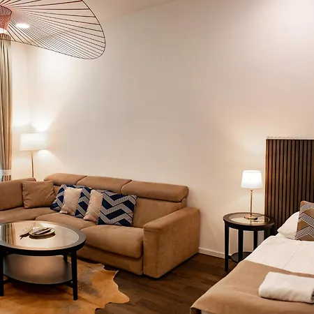 Luxury Modern Designed Oldtown شقة