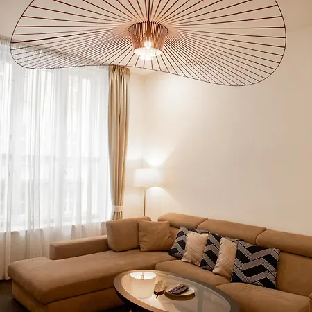 Luxury Modern Designed Oldtown شقة *