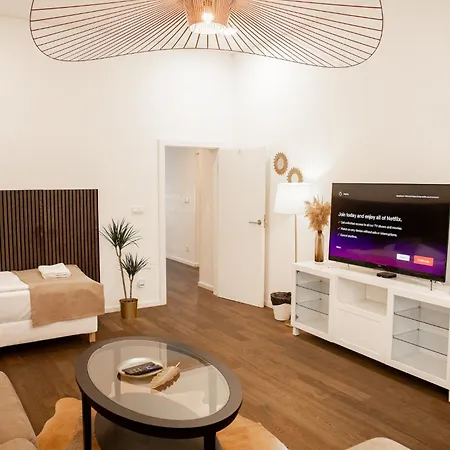 Luxury Modern Designed Oldtown Appartement