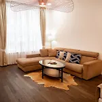 Luxury Modern Designed Oldtown Apartament *